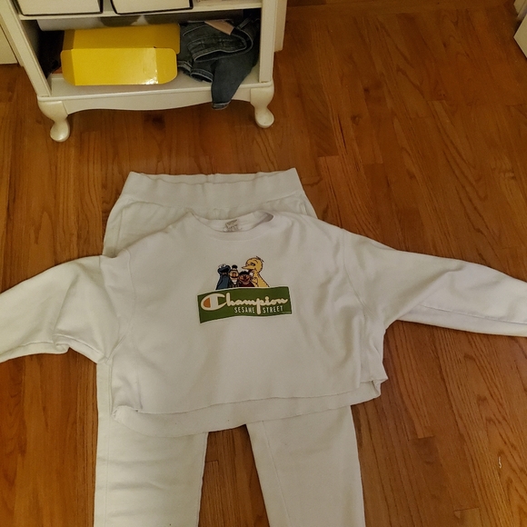 Champion x Seasme Street Set - Picture 2 of 16